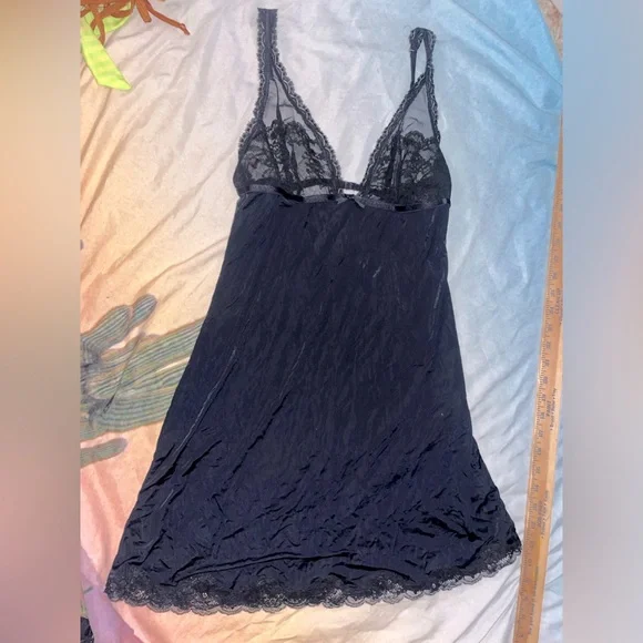 chinese dress ladies Victoria's Secret black nightgown from 2006  Angelic Splash